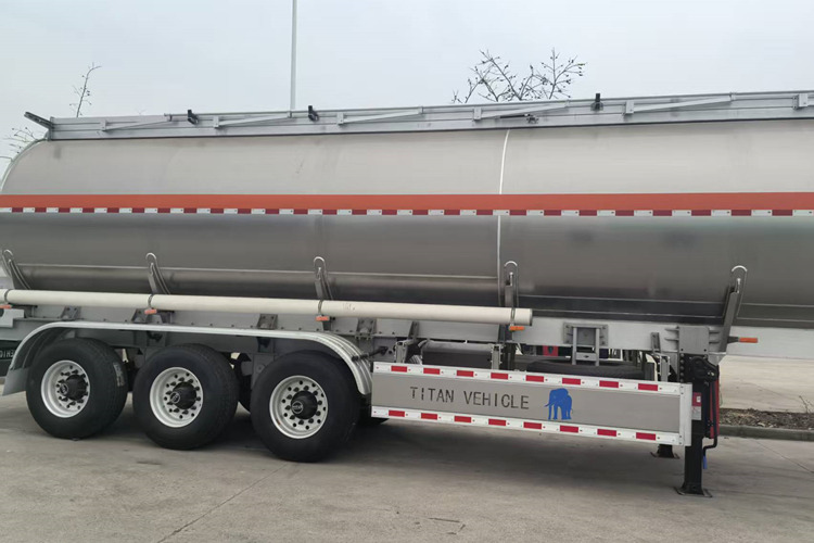 TITAN 3 Axle 42000liter Aluminum Tanker Trailer for Sale in Mali - Cisternový náves: obrázok 4 TITAN 3 Axle 42000liter Aluminum Tanker Trailer for Sale in Mali - Cisternový náves: obrázok 4