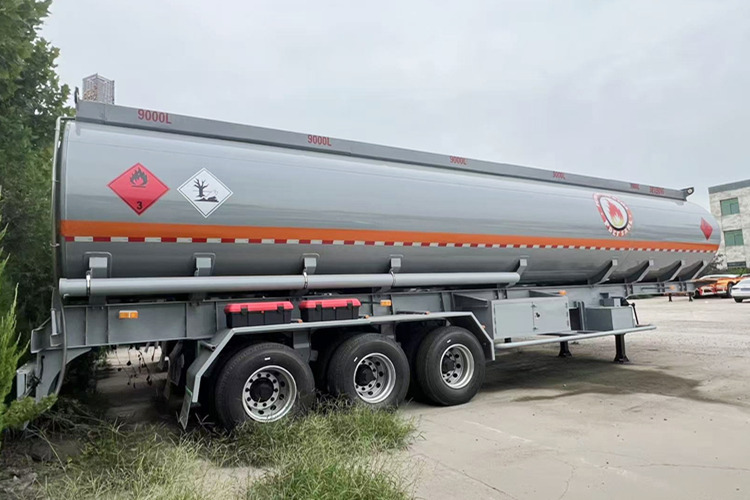 TITAN 45000 Liters Fuel Tanker Trailer for sale in Tanzania - Cisternový náves: obrázok 3 TITAN 45000 Liters Fuel Tanker Trailer for sale in Tanzania - Cisternový náves: obrázok 3