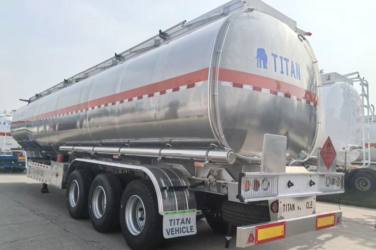TITAN Aluminum Fuel Tanker Trailer for Sale in Saudi Arabia - Cisternový náves: obrázok 4 TITAN Aluminum Fuel Tanker Trailer for Sale in Saudi Arabia - Cisternový náves: obrázok 4