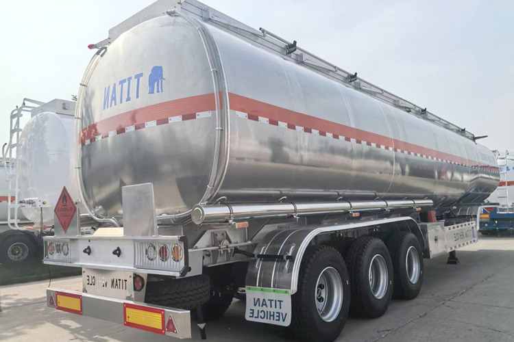 TITAN Aluminum Fuel Tanker Trailer for Sale in Saudi Arabia - Cisternový náves: obrázok 2 TITAN Aluminum Fuel Tanker Trailer for Sale in Saudi Arabia - Cisternový náves: obrázok 2