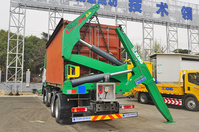 XCMG 20 Ft Side Loader Truck for Sale in Zambia - Kontejnérový podvozek/ Výměnná nástavba: obrázok 4 XCMG 20 Ft Side Loader Truck for Sale in Zambia - Kontejnérový podvozek/ Výměnná nástavba: obrázok 4