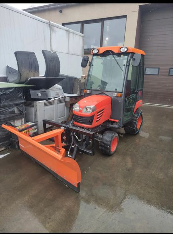 Kubota BX350 4x4 Traktorek komunalny kosiarka pług piaskarka pełen osprzęt - Komunálny traktor: obrázok 5 Kubota BX350 4x4 Traktorek komunalny kosiarka pług piaskarka pełen osprzęt - Komunálny traktor: obrázok 5