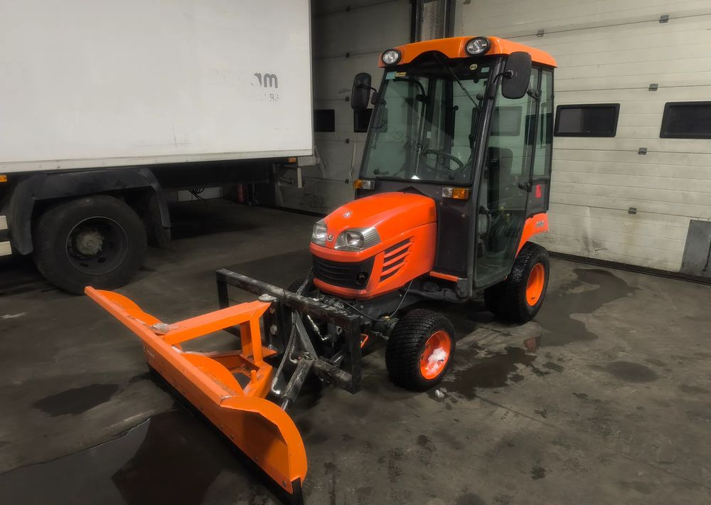 Kubota BX350 4x4 Traktorek komunalny kosiarka pług piaskarka pełen osprzęt - Komunálny traktor: obrázok 2 Kubota BX350 4x4 Traktorek komunalny kosiarka pług piaskarka pełen osprzęt - Komunálny traktor: obrázok 2