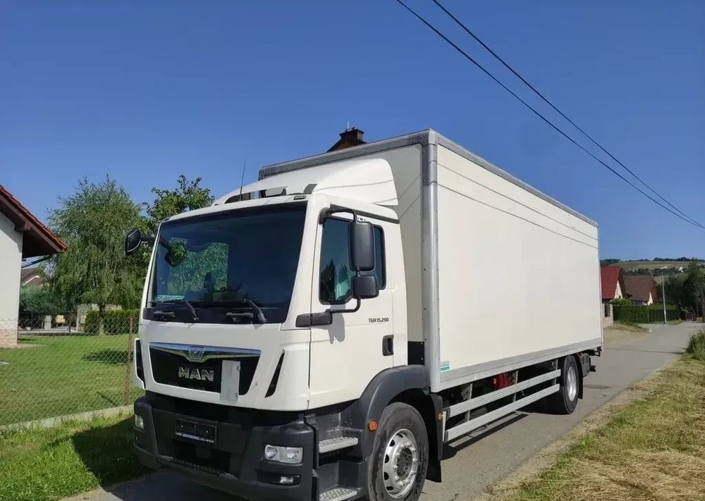 MAN TGM 15.290 kontener , winda - Skříňový nákladní auto: obrázok 2 MAN TGM 15.290 kontener , winda - Skříňový nákladní auto: obrázok 2