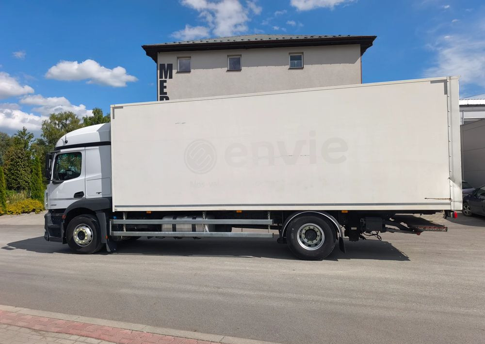 Mercedes-Benz ACTROS 18.360 kontener 18 p , winda - Skříňový nákladní auto: obrázok 3 Mercedes-Benz ACTROS 18.360 kontener 18 p , winda - Skříňový nákladní auto: obrázok 3