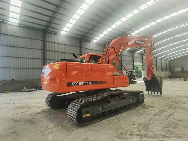 2022 Doosan DX225 - Pásové rýpadlo: obrázok 5 2022 Doosan DX225 - Pásové rýpadlo: obrázok 5