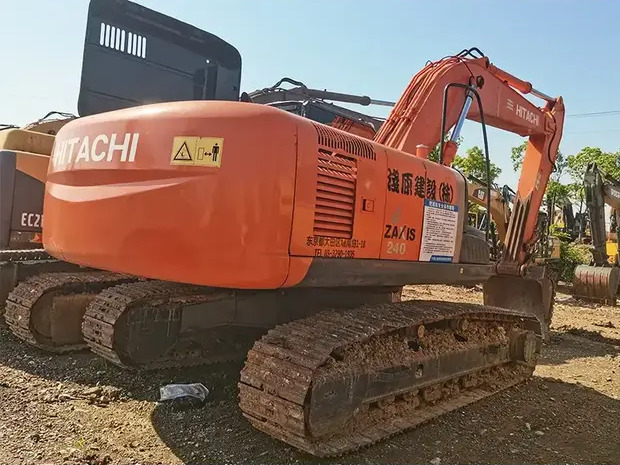 2022 Hitachi ZX240 - Pásové rýpadlo: obrázok 1 2022 Hitachi ZX240 - Pásové rýpadlo: obrázok 1