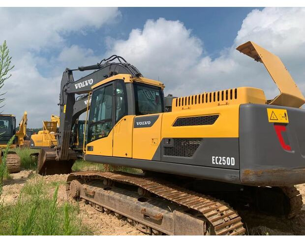 Pásové rýpadlo 2023 Volvo EC250: obrázok 9