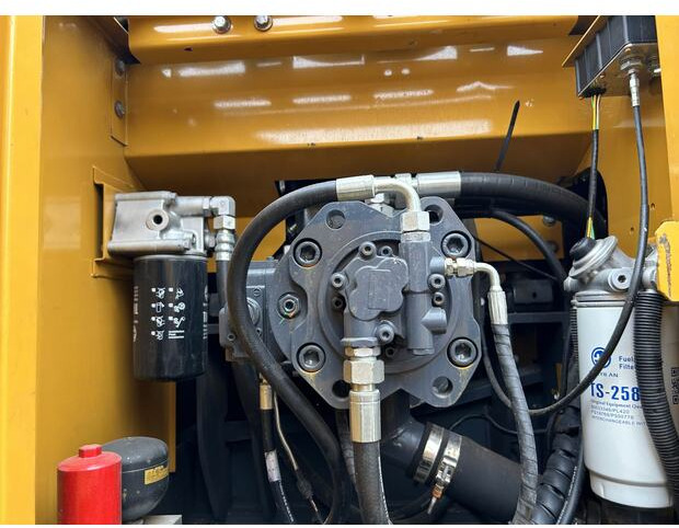 2023 XCMG XE215 - Pásové rýpadlo: obrázok 3 2023 XCMG XE215 - Pásové rýpadlo: obrázok 3