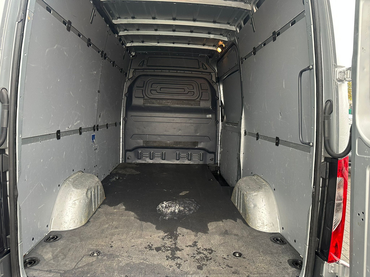 MERCEDES-BENZ Sprinter - Furgon: obrázok 5 MERCEDES-BENZ Sprinter - Furgon: obrázok 5