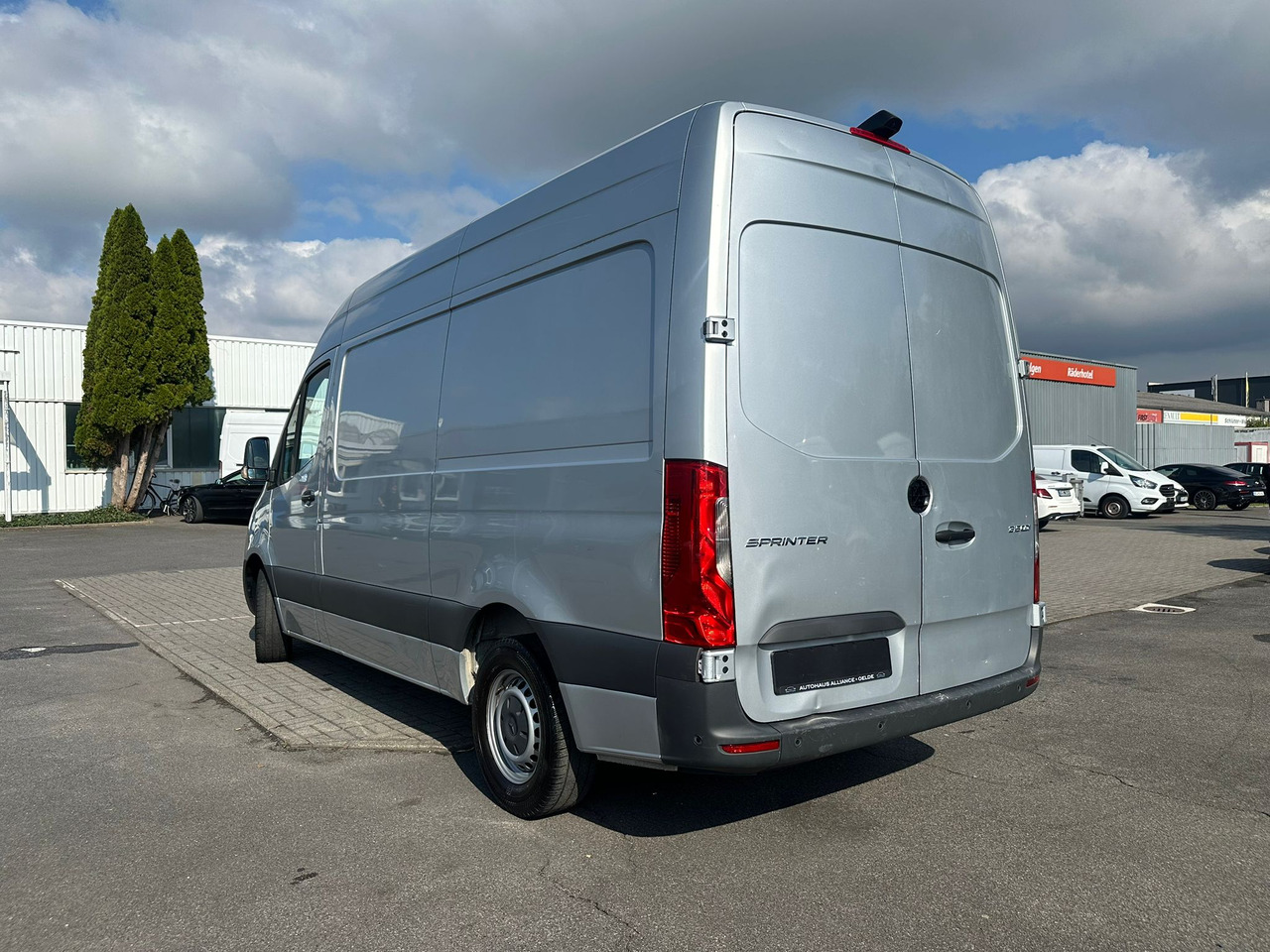 MERCEDES-BENZ Sprinter - Furgon: obrázok 3 MERCEDES-BENZ Sprinter - Furgon: obrázok 3