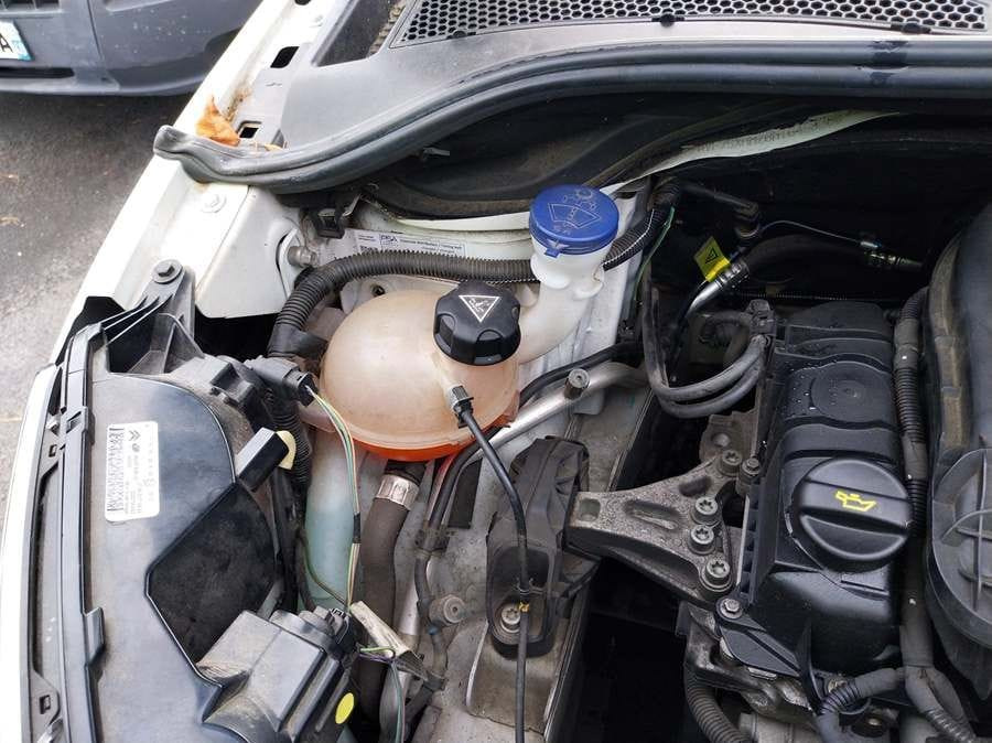 CITROEN C3 PH3 ES. MOTEUR HS. VENDU POUR PIECES. Véhicule non roulant, prévoir plateau. (occasion) - Automobil: obrázok 3 CITROEN C3 PH3 ES. MOTEUR HS. VENDU POUR PIECES. Véhicule non roulant, prévoir plateau. (occasion) - Automobil: obrázok 3