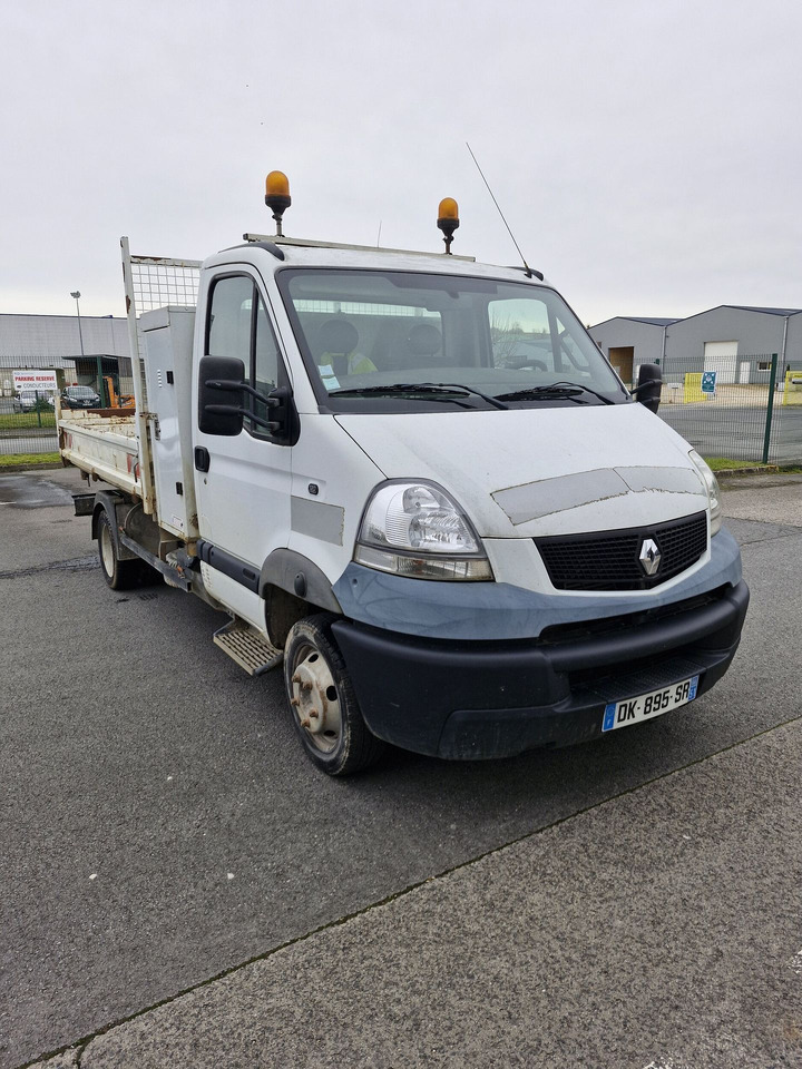 Renault Mascott  3.5T- (Disponible à compter du 24/11/2025) 3 places avec benne basculante hydraulique. BEG. Vendu sans CT. Véhicule roulant. Entretien régulier. Arrêté début 2025 pour souci passage d - Dodávka sklápač: obrázok 1 Renault Mascott  3.5T- (Disponible à compter du 24/11/2025) 3 places avec benne basculante hydraulique. BEG. Vendu sans CT. Véhicule roulant. Entretien régulier. Arrêté début 2025 pour souci passage d - Dodávka sklápač: obrázok 1
