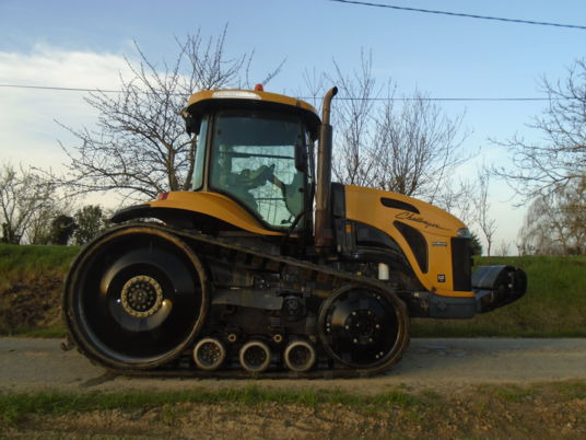 Challenger MT765B - Pásový traktor: obrázok 4 Challenger MT765B - Pásový traktor: obrázok 4