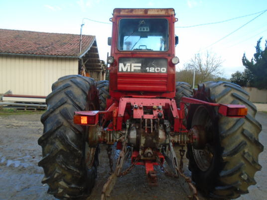 Massey Ferguson 1200 - Traktor: obrázok 5 Massey Ferguson 1200 - Traktor: obrázok 5