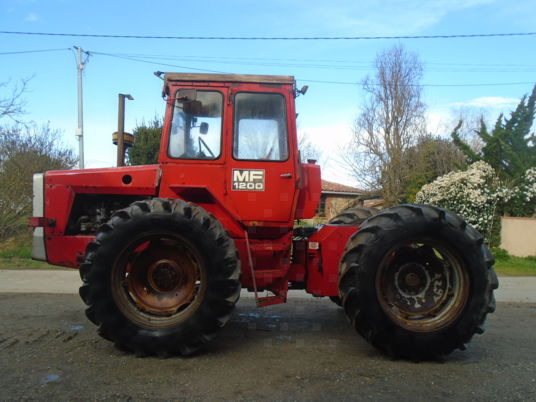 Massey Ferguson 1200 - Traktor: obrázok 1 Massey Ferguson 1200 - Traktor: obrázok 1