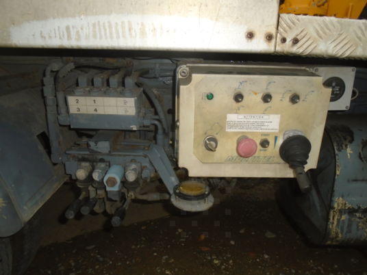 Mazda bongo - Automobilová plošina: obrázok 5 Mazda bongo - Automobilová plošina: obrázok 5