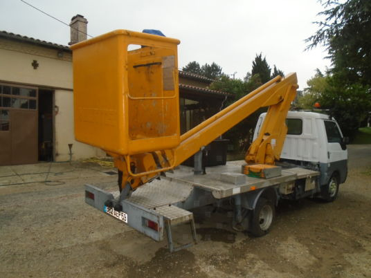 Mazda bongo - Automobilová plošina: obrázok 4 Mazda bongo - Automobilová plošina: obrázok 4