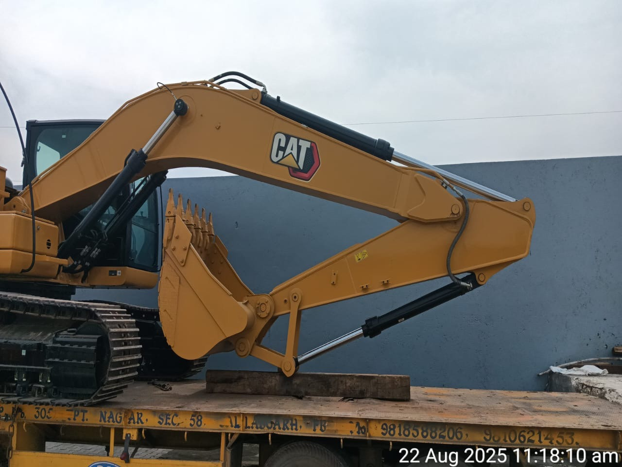 CATERPILLAR 323D3 - Rýpadlo: obrázok 3 CATERPILLAR 323D3 - Rýpadlo: obrázok 3