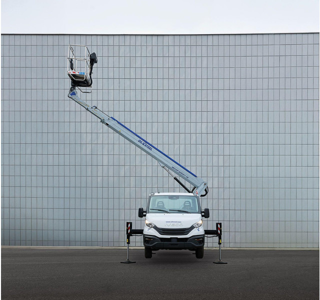 Oil & Steel Scorpion 18 Sobre IVECO DAILY 35S14 entre ejes 3750 mm - Pracovná plošina: obrázok 3 Oil & Steel Scorpion 18 Sobre IVECO DAILY 35S14 entre ejes 3750 mm - Pracovná plošina: obrázok 3