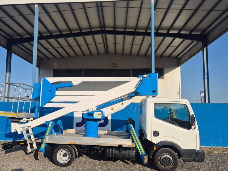 Usado SOCAGE DA320 sobre NISSAN CABSTAR 35.12 - Pracovná plošina: obrázok 1 Usado SOCAGE DA320 sobre NISSAN CABSTAR 35.12 - Pracovná plošina: obrázok 1