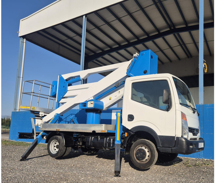 Usado SOCAGE DA320 sobre NISSAN CABSTAR 35.12 - Pracovná plošina: obrázok 2 Usado SOCAGE DA320 sobre NISSAN CABSTAR 35.12 - Pracovná plošina: obrázok 2