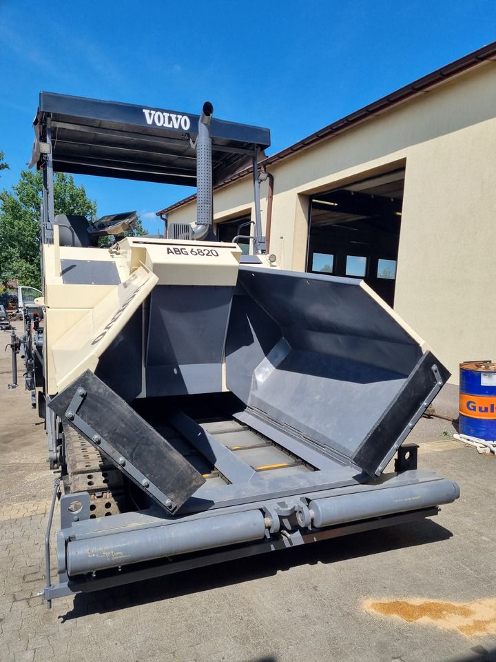VOLVO TITAN 6820 - Finišer: obrázok 4 VOLVO TITAN 6820 - Finišer: obrázok 4