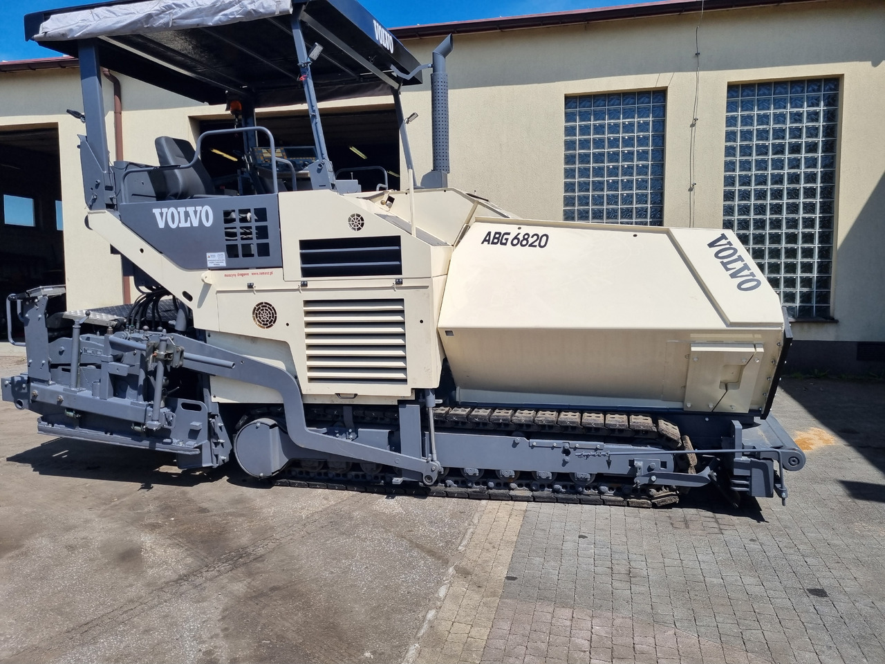 VOLVO TITAN 6820 - Finišer: obrázok 3 VOLVO TITAN 6820 - Finišer: obrázok 3