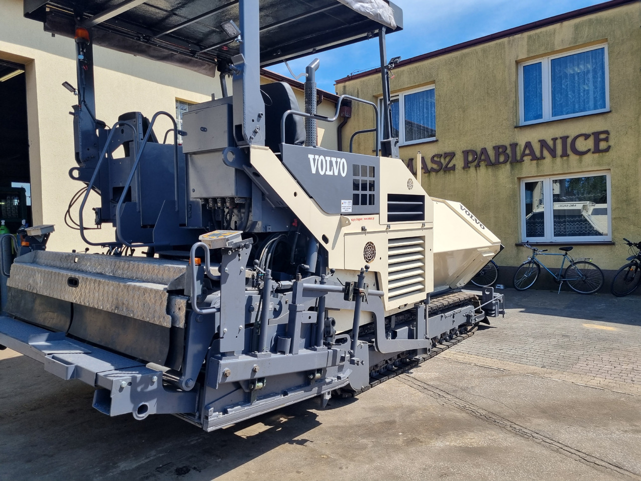 VOLVO TITAN 6820 - Finišer: obrázok 2 VOLVO TITAN 6820 - Finišer: obrázok 2