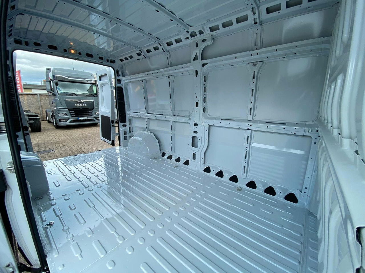 Opel Movano - Furgon: obrázok 5 Opel Movano - Furgon: obrázok 5