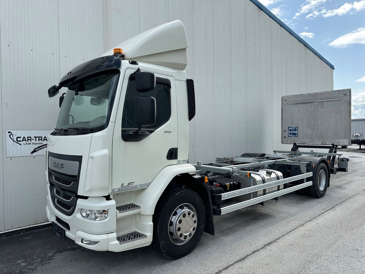 DAF LF 310 8G LBW Bär2T 3J-Garatnie DAF LF 310 8G LBW Bär2T 3J-Garatnie - Kontejnérový podvozek/ Výměnná nástavba: obrázok 1 DAF LF 310 8G LBW Bär2T 3J-Garatnie DAF LF 310 8G LBW Bär2T 3J-Garatnie - Kontejnérový podvozek/ Výměnná nástavba: obrázok 1