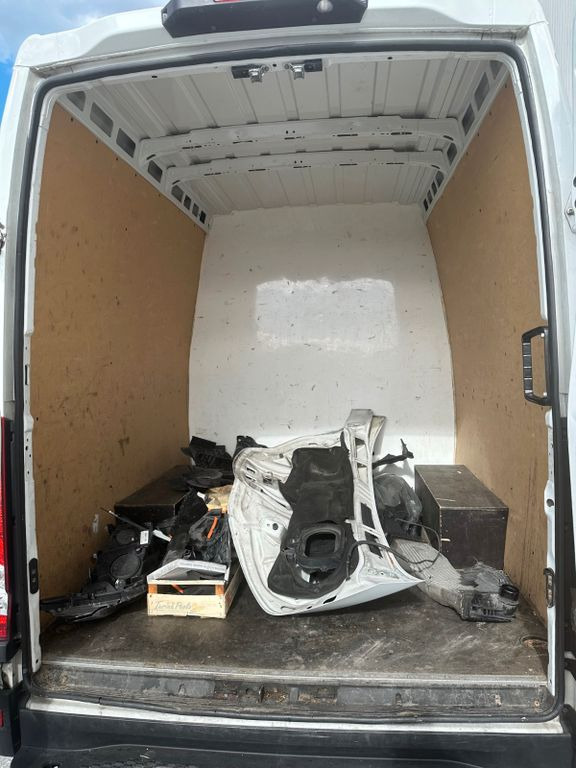 Iveco Daily 35S16 Navi Automat Carrier - Chladiarenská dodávka: obrázok 5 Iveco Daily 35S16 Navi Automat Carrier - Chladiarenská dodávka: obrázok 5