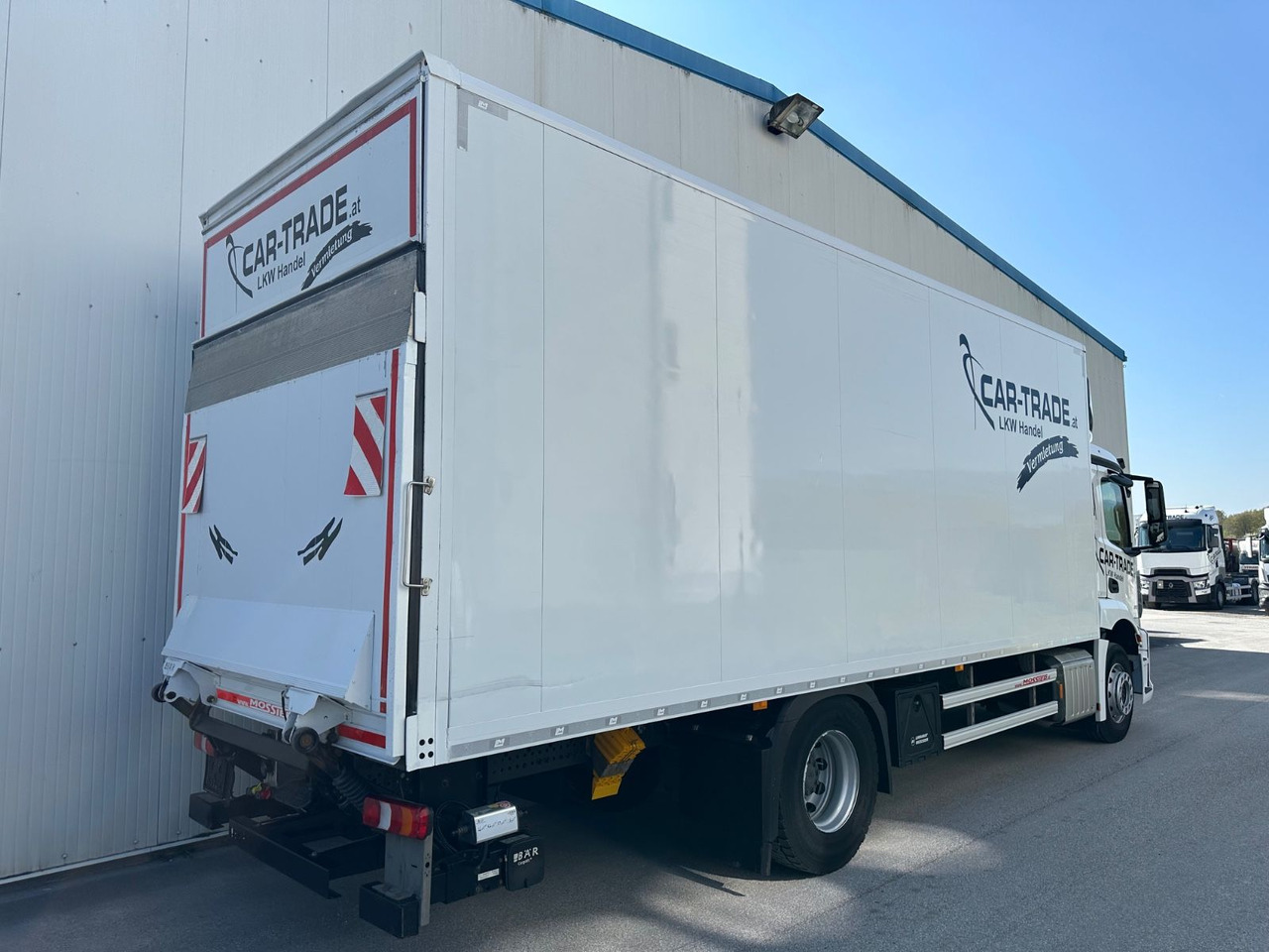 Mercedes-Benz Actros 1833 Koffer/LBW - Skříňový nákladní auto: obrázok 3 Mercedes-Benz Actros 1833 Koffer/LBW - Skříňový nákladní auto: obrázok 3