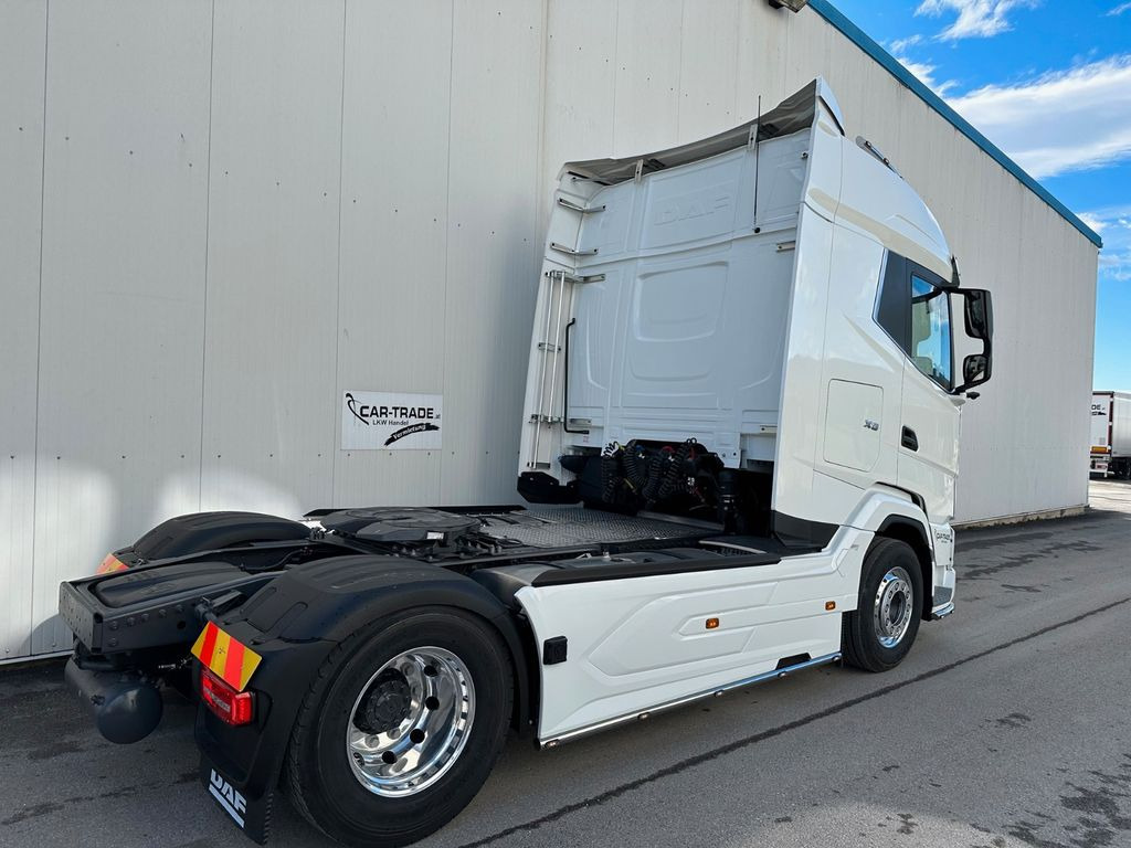 DAF XG 530 Retarder Standklima 3 Jahre Garantie - Ťahač: obrázok 4 DAF XG 530 Retarder Standklima 3 Jahre Garantie - Ťahač: obrázok 4