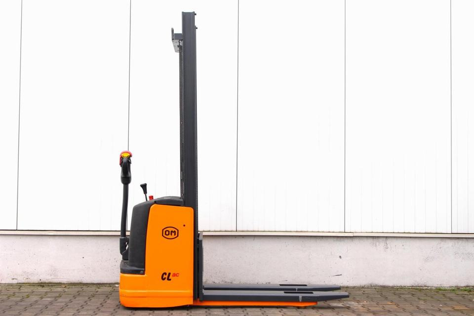 OM CL10,5ac - Batterie NEU - Stohovač: obrázok 2 OM CL10,5ac - Batterie NEU - Stohovač: obrázok 2