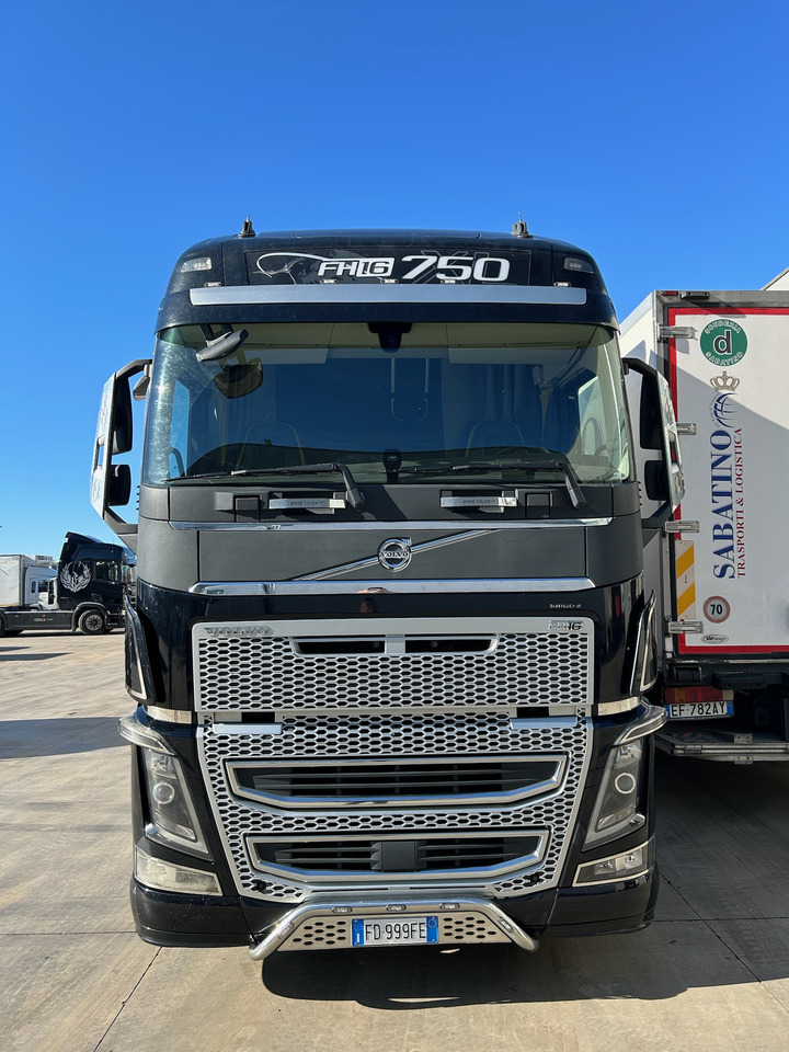 VOLVO FH 750 - Chladirenské nákladné vozidlo: obrázok 4 VOLVO FH 750 - Chladirenské nákladné vozidlo: obrázok 4