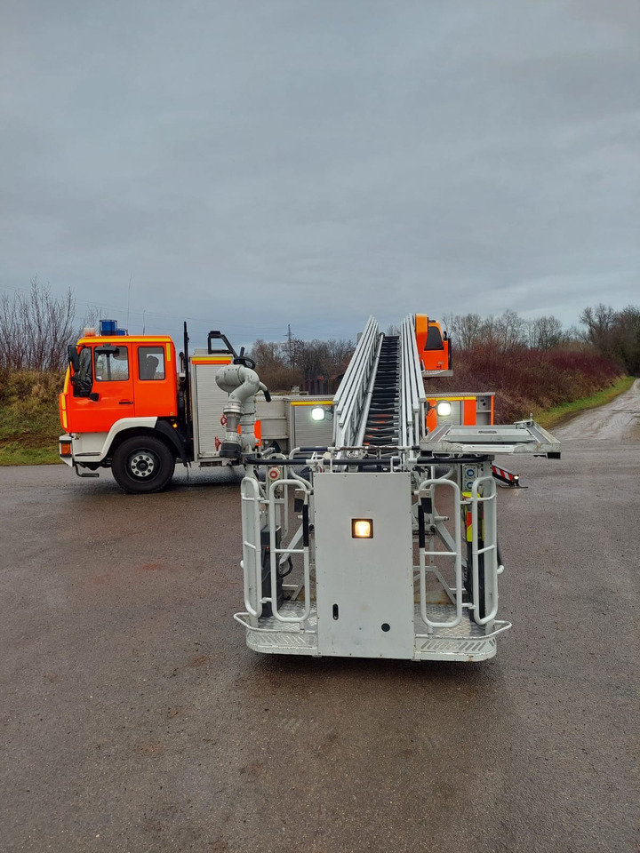 MAN L2000 14.284 4x2 / Iveco Magirus DLK 23-12 CS - Hasičské vozidlo: obrázok 4 MAN L2000 14.284 4x2 / Iveco Magirus DLK 23-12 CS - Hasičské vozidlo: obrázok 4