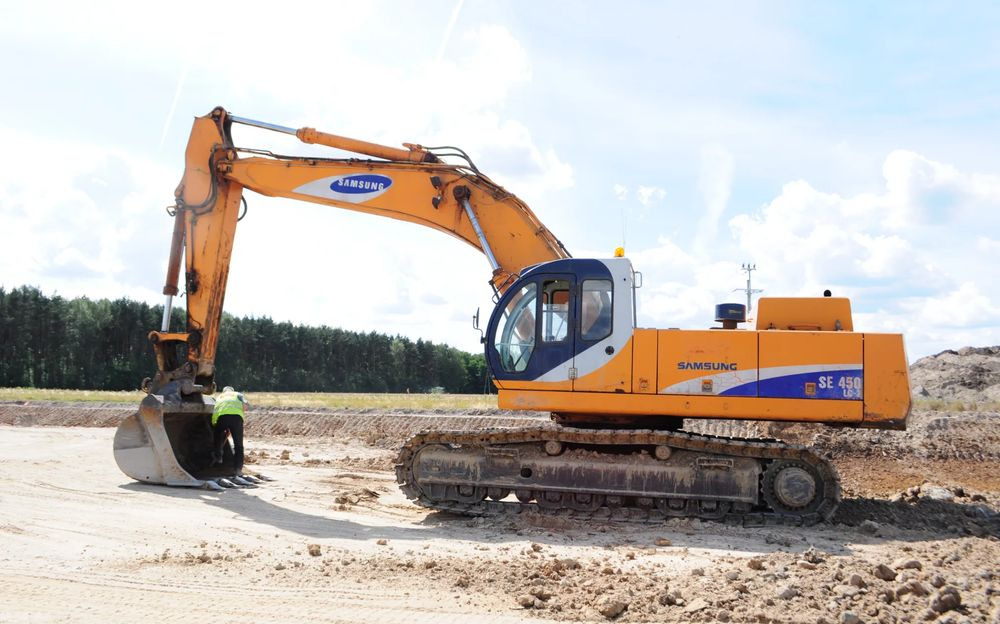 Zwolnica koparki Samsung SE 450 LC - Pásové rýpadlo: obrázok 1 Zwolnica koparki Samsung SE 450 LC - Pásové rýpadlo: obrázok 1