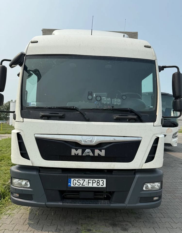 MAN - Plachtové nákladné vozidlo: obrázok 2 MAN - Plachtové nákladné vozidlo: obrázok 2
