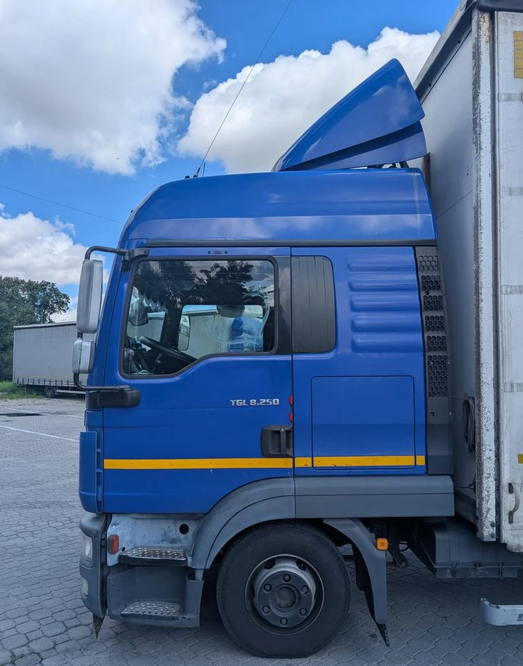 MAN TGL 8.250 - Plachtové nákladné vozidlo: obrázok 2 MAN TGL 8.250 - Plachtové nákladné vozidlo: obrázok 2