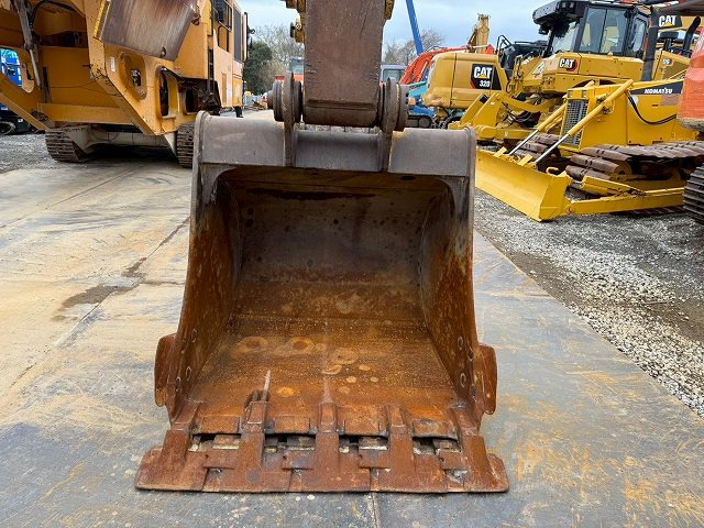 Pásové rýpadlo CAT 320E-2: obrázok 12