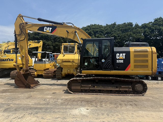 CAT 320E-2 - Pásové rýpadlo: obrázok 2 CAT 320E-2 - Pásové rýpadlo: obrázok 2