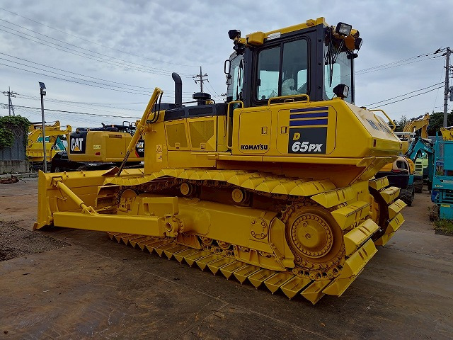 KOMATSU D65PX-18 - Buldozér: obrázok 3 KOMATSU D65PX-18 - Buldozér: obrázok 3