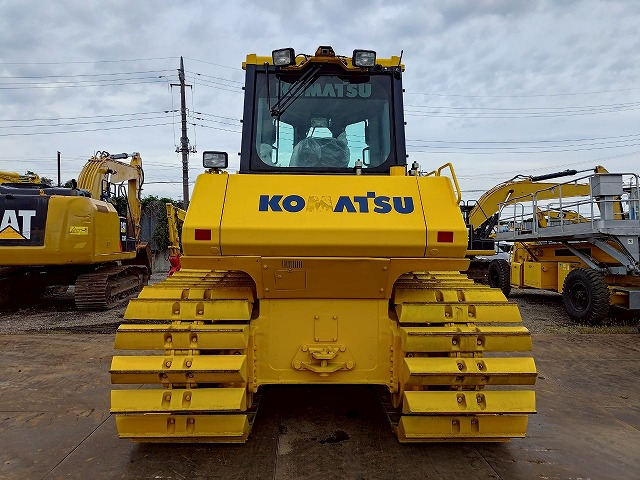KOMATSU D65PX-18 - Buldozér: obrázok 4 KOMATSU D65PX-18 - Buldozér: obrázok 4