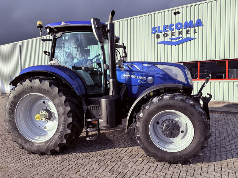 New Holland T7.270 AC Stage V Blue Power - Traktor: obrázok 4 New Holland T7.270 AC Stage V Blue Power - Traktor: obrázok 4