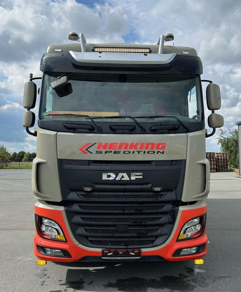 DAF DAF XF 460 FAN + PALFINGER + 16mtr + Lenkachse + EURO 6 - Plachtové nákladné vozidlo, Auto s hydraulickou rukou: obrázok 2 DAF DAF XF 460 FAN + PALFINGER + 16mtr + Lenkachse + EURO 6 - Plachtové nákladné vozidlo, Auto s hydraulickou rukou: obrázok 2