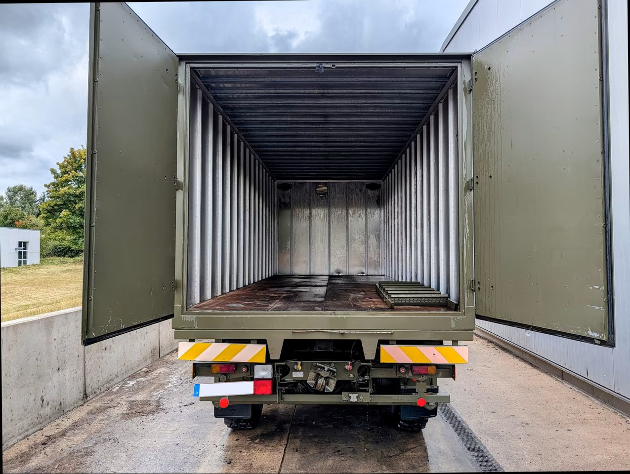 VOLVO N10 - Skříňový nákladní auto: obrázok 4 VOLVO N10 - Skříňový nákladní auto: obrázok 4