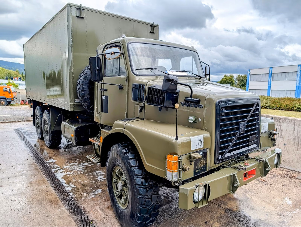 VOLVO N10 - Skříňový nákladní auto: obrázok 2 VOLVO N10 - Skříňový nákladní auto: obrázok 2