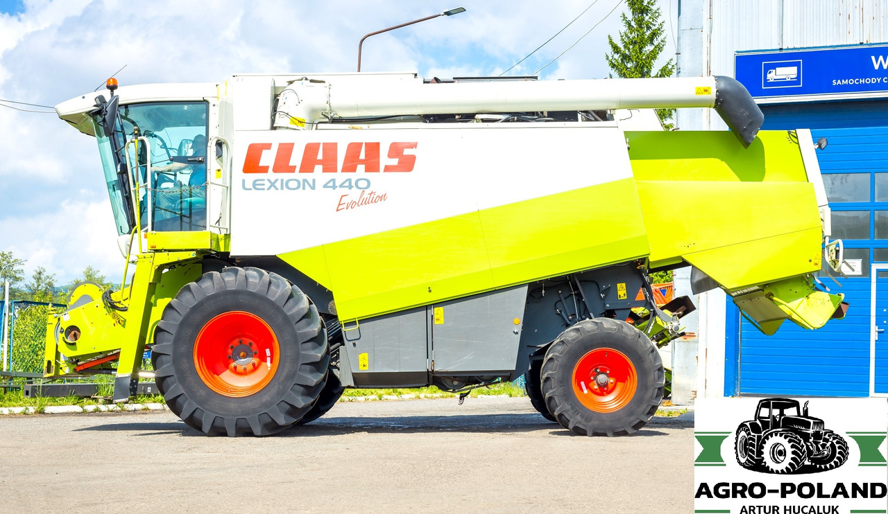 CLAAS LEXION 440 EVOLUTION - 2003 ROK + CLAAS C 540 SKŁADANY - 2007 ROK - Obilný kombajn: obrázok 5 CLAAS LEXION 440 EVOLUTION - 2003 ROK + CLAAS C 540 SKŁADANY - 2007 ROK - Obilný kombajn: obrázok 5