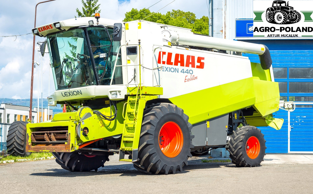 CLAAS LEXION 440 EVOLUTION - 2003 ROK + CLAAS VARIO 600 - 2014 ROK - Obilný kombajn: obrázok 1 CLAAS LEXION 440 EVOLUTION - 2003 ROK + CLAAS VARIO 600 - 2014 ROK - Obilný kombajn: obrázok 1